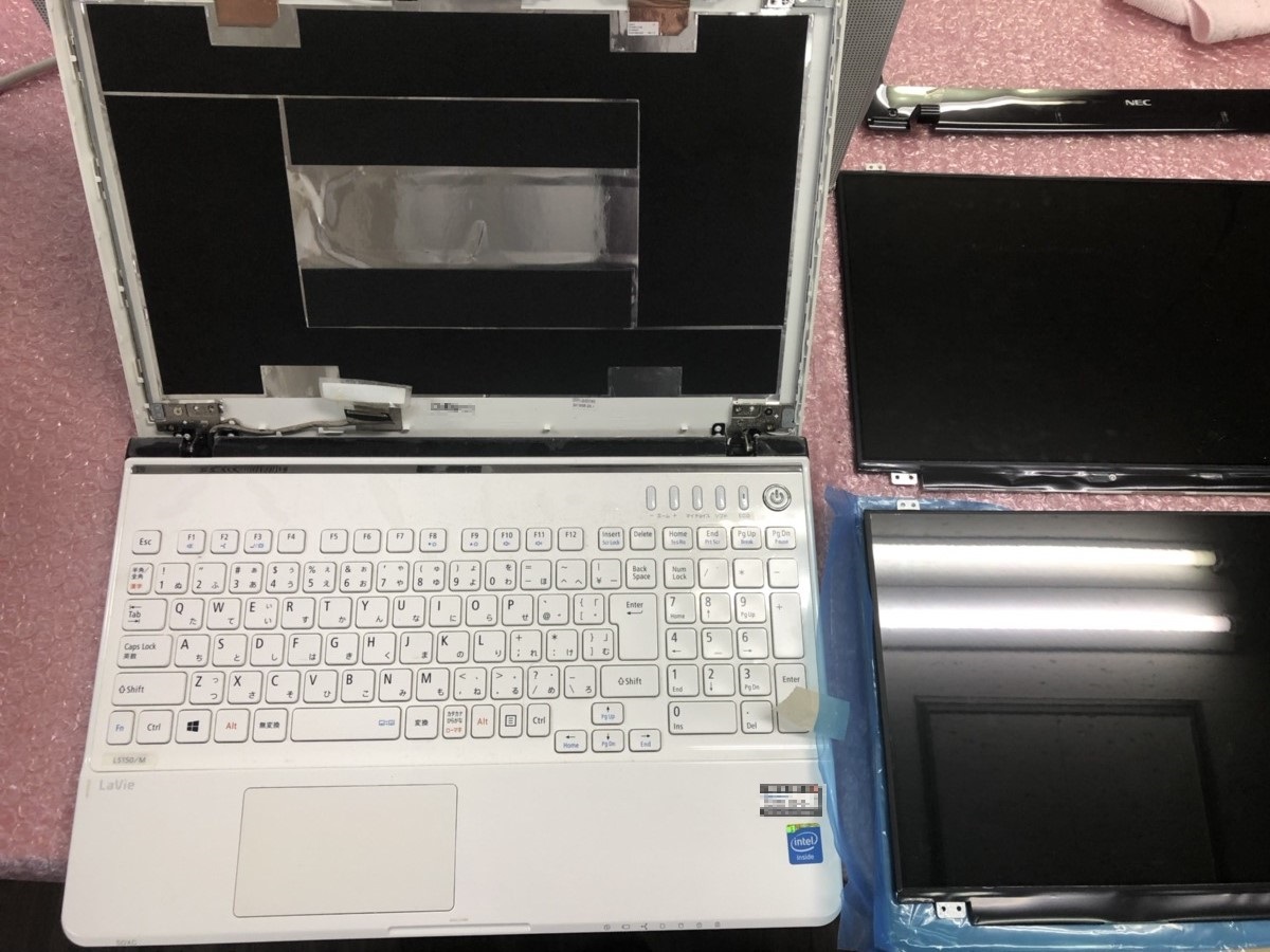 神奈川県伊勢原市 ノートパソコンの液晶パネルが割れている Nec Windows 8 1 8 パソコン修理express