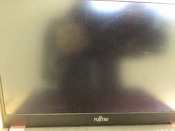 埼玉県さいたま市浦和区 ノートパソコンの画面が表示されない／富士通 Windows 10