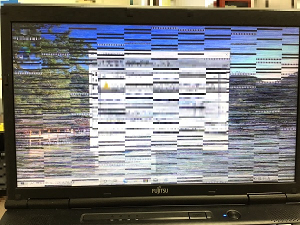 広島県広島市西区 ノートパソコンの画面の表示がおかしい／富士通 Windows 10